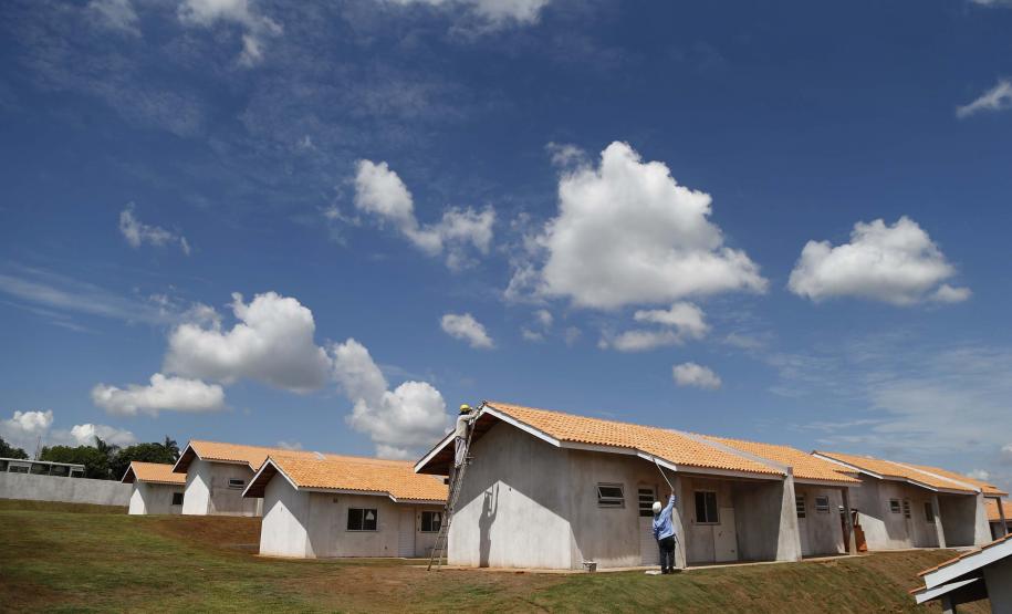 Governador vistoria obras no Condomínio do Idoso de Foz do Iguaçu