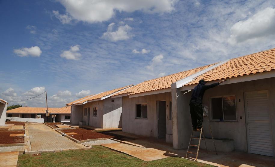 Governador vistoria obras no Condomínio do Idoso de Foz do Iguaçu