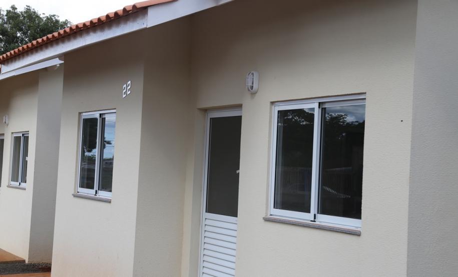 Famílias de Foz do Iguaçu recebem as chaves da casa própria
