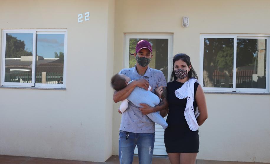 Famílias de Foz do Iguaçu recebem as chaves da casa própria