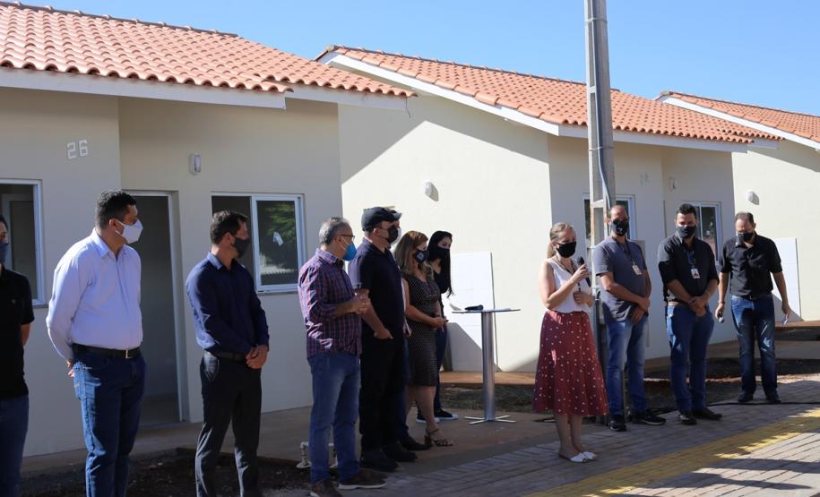 Famílias de Foz do Iguaçu recebem as chaves da casa própria