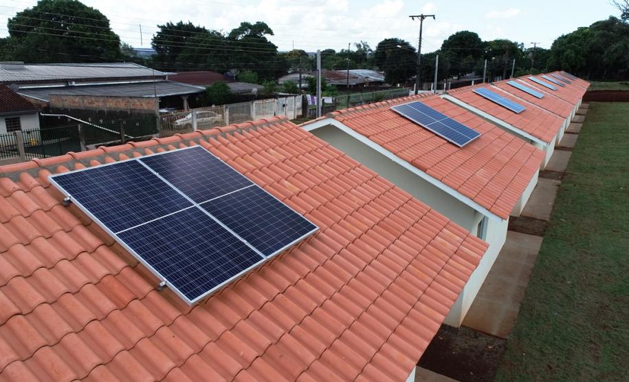 Famílias de Foz do Iguaçu recebem as chaves da casa própria