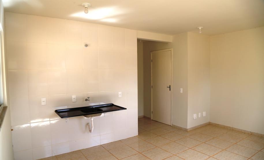 Famílias de Foz do Iguaçu recebem as chaves da casa própria