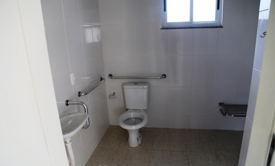 Famílias de Foz do Iguaçu recebem as chaves da casa própria