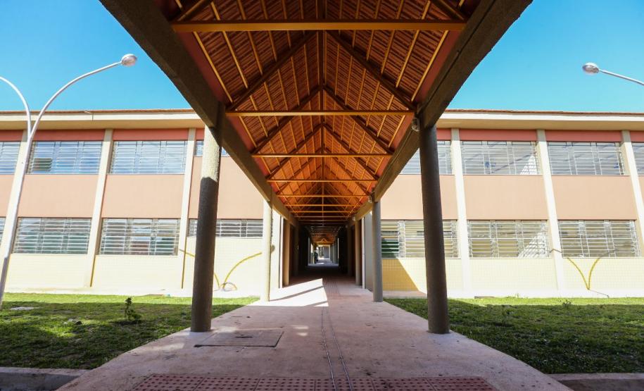 Parceria da Cohapar agiliza conclusão de obras em escolas de todo o Estado