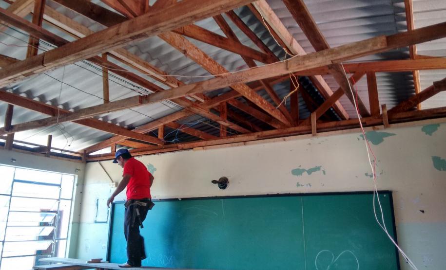 Parceria da Cohapar agiliza conclusão de obras em escolas de todo o Estado