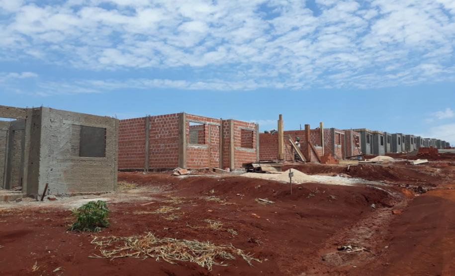 Construção de 28 casas populares chega a 20% em Lunardelli