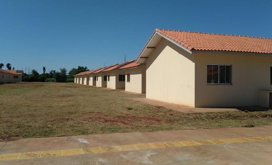 Famílias de Guaíra que residiam em condições precárias recebem novas moradias