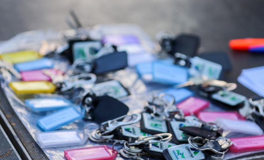 Famílias de Guaíra que residiam em condições precárias recebem novas moradias