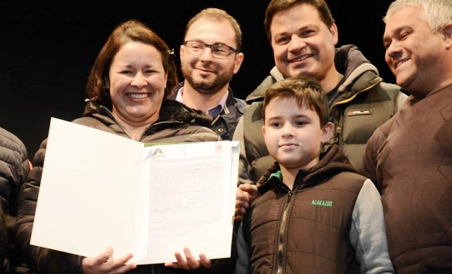 Quase mil famílias da região de Maringá já foram beneficiadas com títulos de propriedade