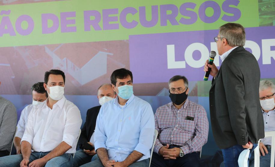 Governador autoriza condomínio para idosos e lança construção de 643 casas em Londrina