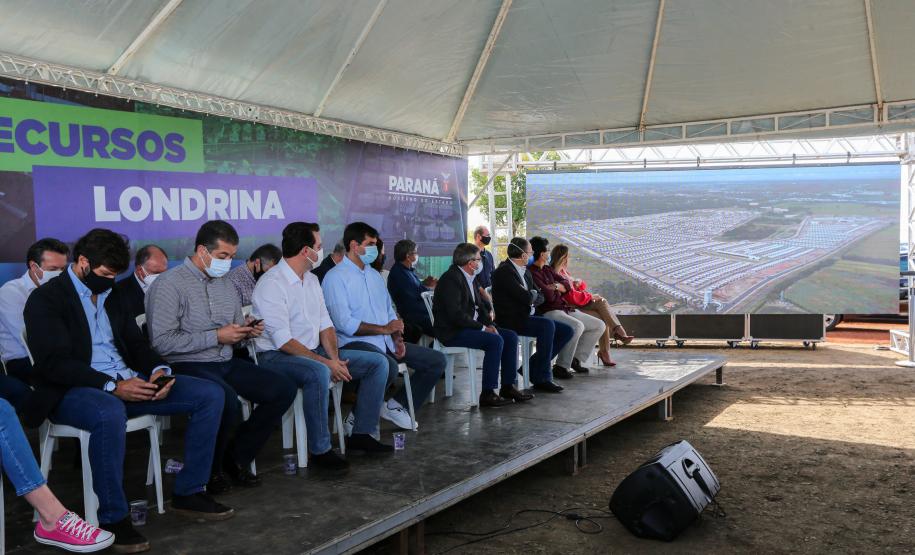 Governador autoriza condomínio para idosos e lança construção de 643 casas em Londrina