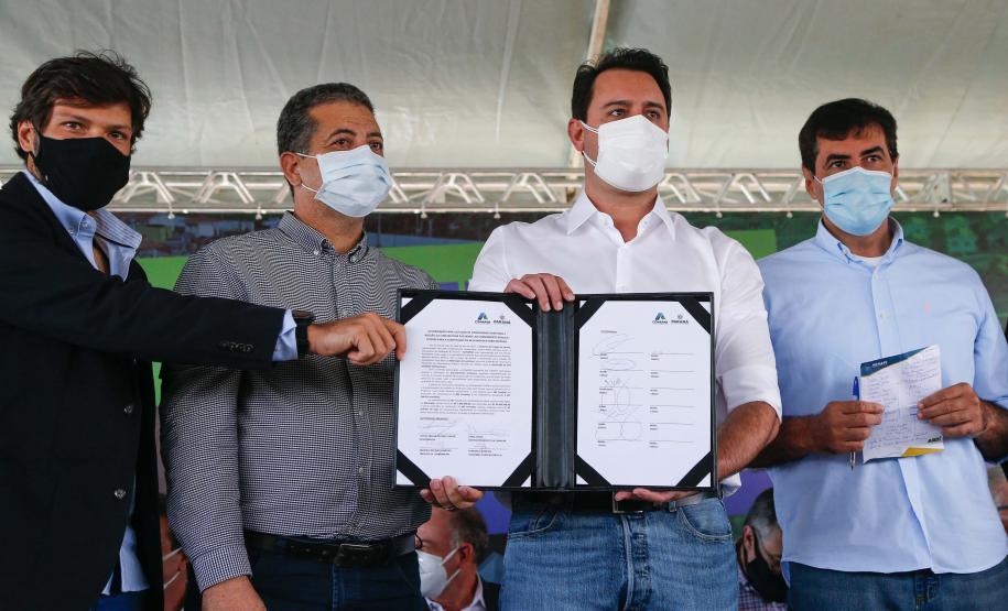 Governador autoriza condomínio para idosos e lança construção de 643 casas em Londrina