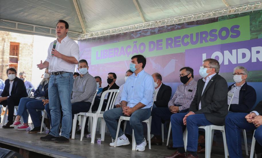 Governador autoriza condomínio para idosos e lança construção de 643 casas em Londrina