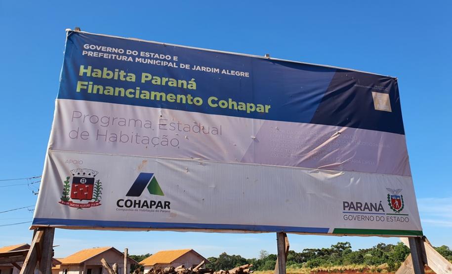 Construção de 41 casas populares em Jardim Alegre chega a 65% de execução