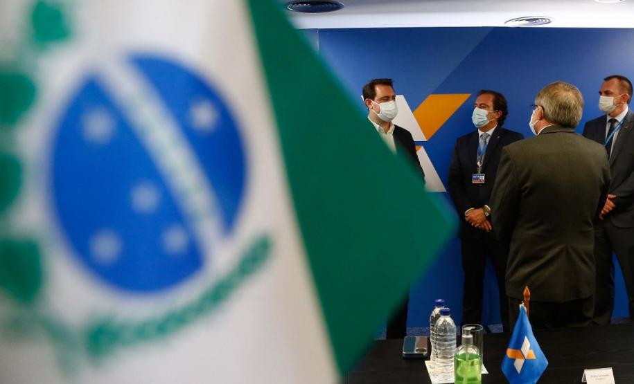 Convênio entre Estado e Caixa facilita acesso à casa própria para 30 mil famílias