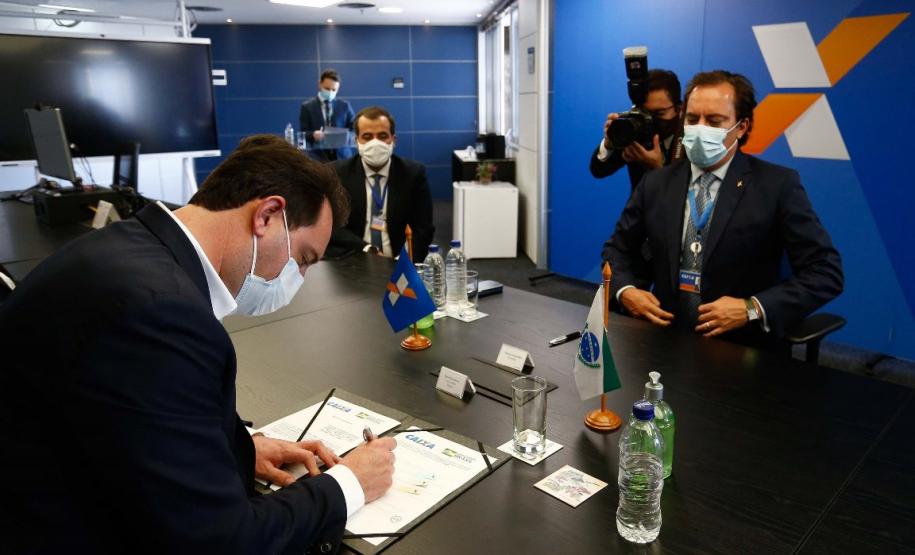 Convênio entre Estado e Caixa facilita acesso à casa própria para 30 mil famílias