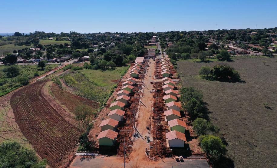 Famílias de Itaguajé participam de etapa final antes da mudança para casa própria