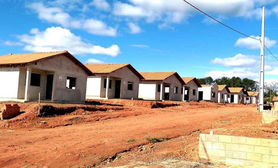 Novos conjuntos habitacionais atenderão 121 famílias de Figueira e Curiúva