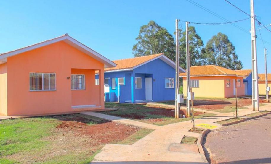 Chaves da casa própria são entregues a 30 famílias de Anahy, na região Oeste