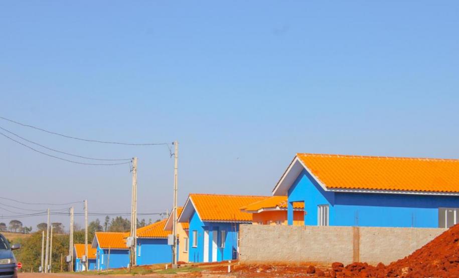 Chaves da casa própria são entregues a 30 famílias de Anahy, na região Oeste