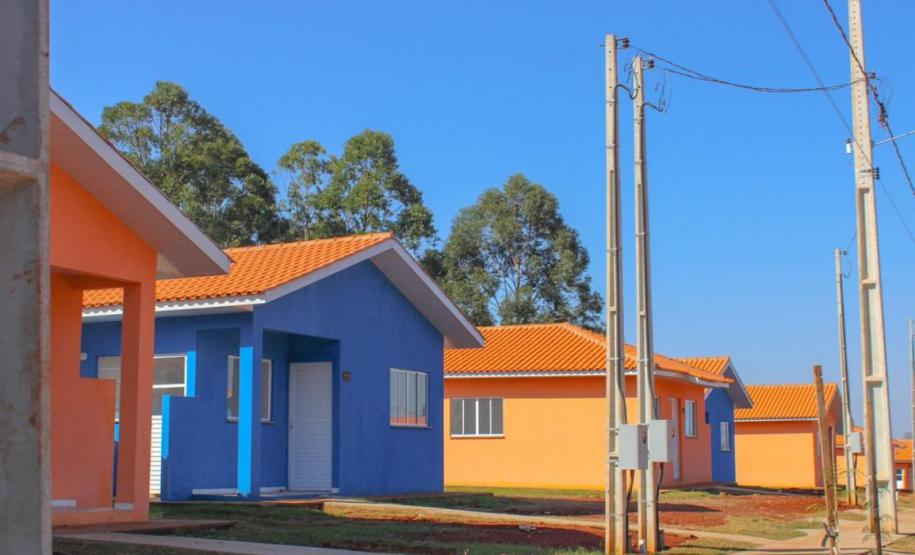 Chaves da casa própria são entregues a 30 famílias de Anahy, na região Oeste