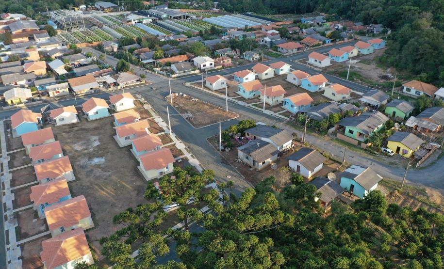 amílias de São João do Triunfo recebem chaves da casa própria