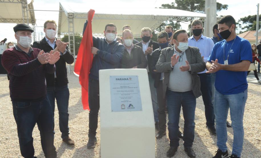 amílias de São João do Triunfo recebem chaves da casa própria