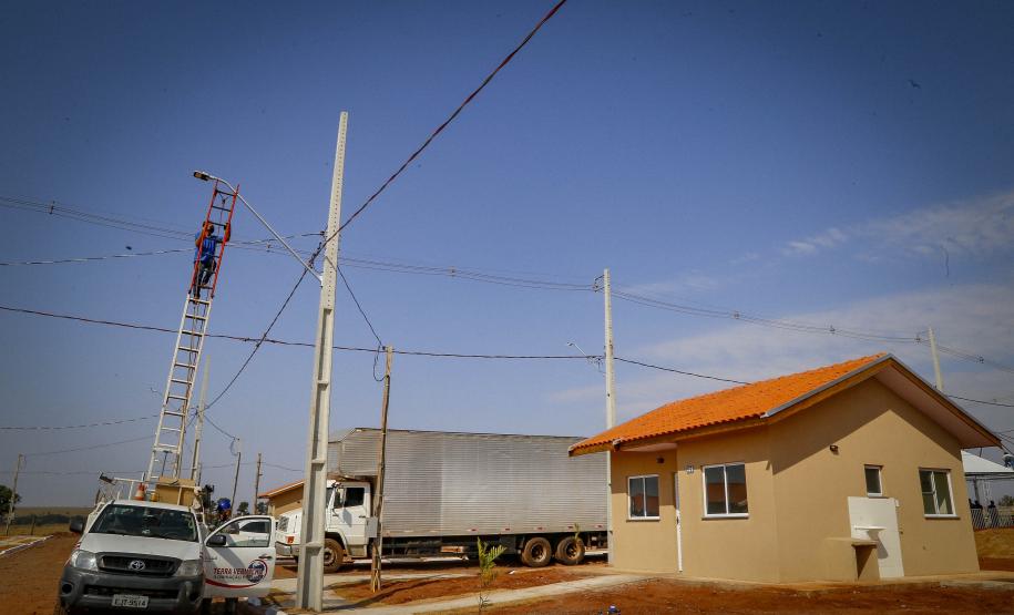 Famílias de Flórida recebem 32 casas concedidas gratuitamente pelo Governo do Estado