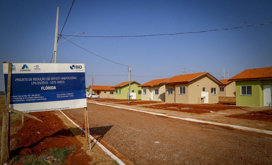 Famílias de Flórida recebem 32 casas concedidas gratuitamente pelo Governo do Estado