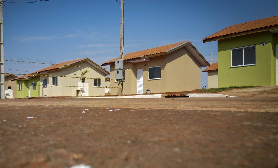 Famílias de Flórida recebem 32 casas concedidas gratuitamente pelo Governo do Estado