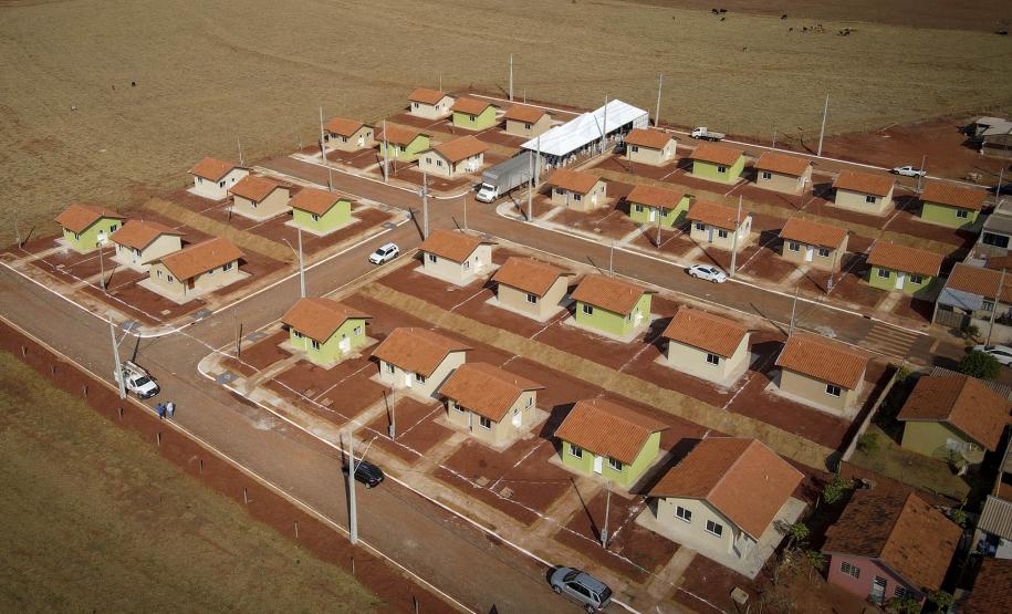 Famílias de Flórida recebem 32 casas concedidas gratuitamente pelo Governo do Estado