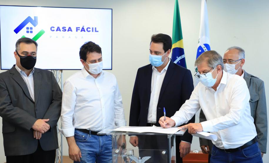 Governador libera subsídio para custeio de entrada da casa própria a 2.371 famílias