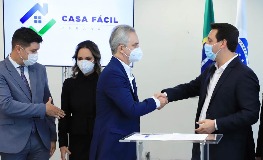 Governador libera subsídio para custeio de entrada da casa própria a 2.371 famílias