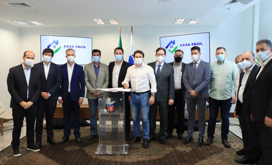 Governador libera subsídio para custeio de entrada da casa própria a 2.371 famílias