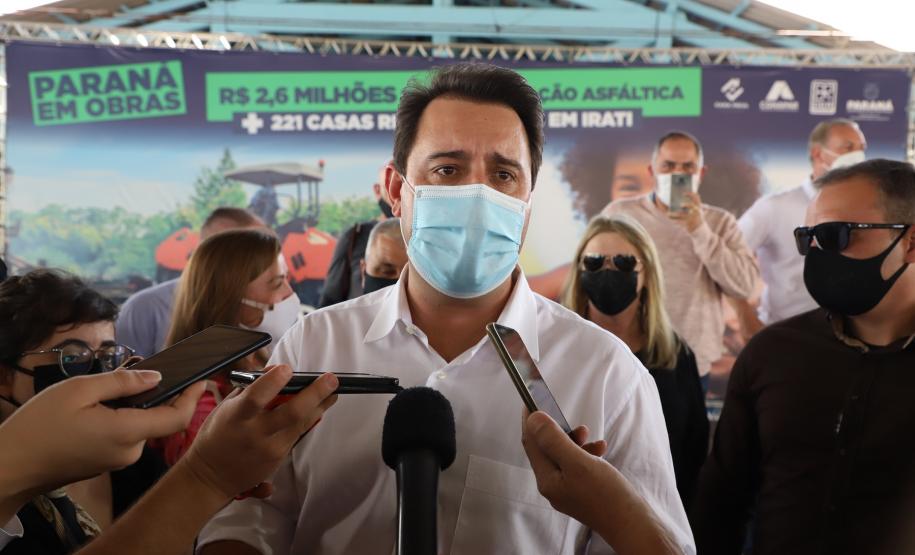 Governador entrega títulos de propriedade em Irati