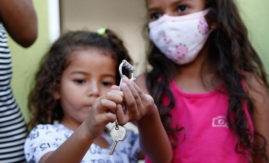 Pavimentação, complexo esportivo e 50 moradias populares transformam a vida de Marumbi