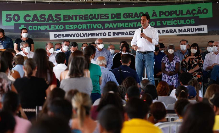 Pavimentação, complexo esportivo e 50 moradias populares transformam a vida de Marumbi