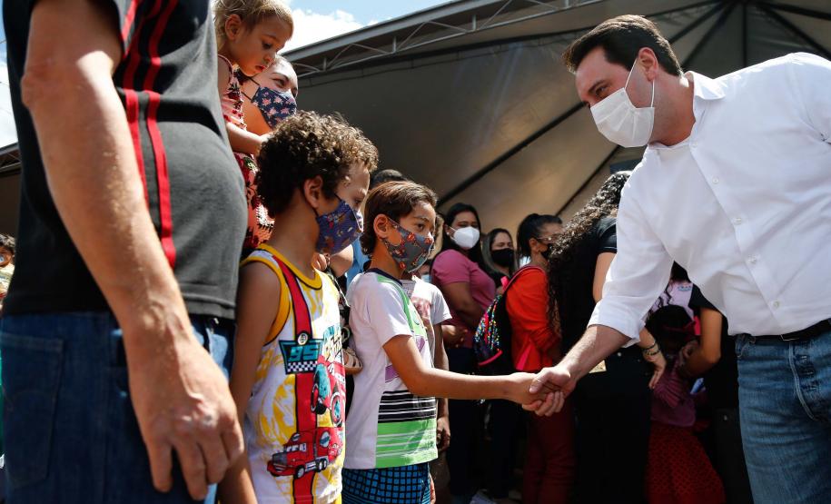 Pavimentação, complexo esportivo e 50 moradias populares transformam a vida de Marumbi