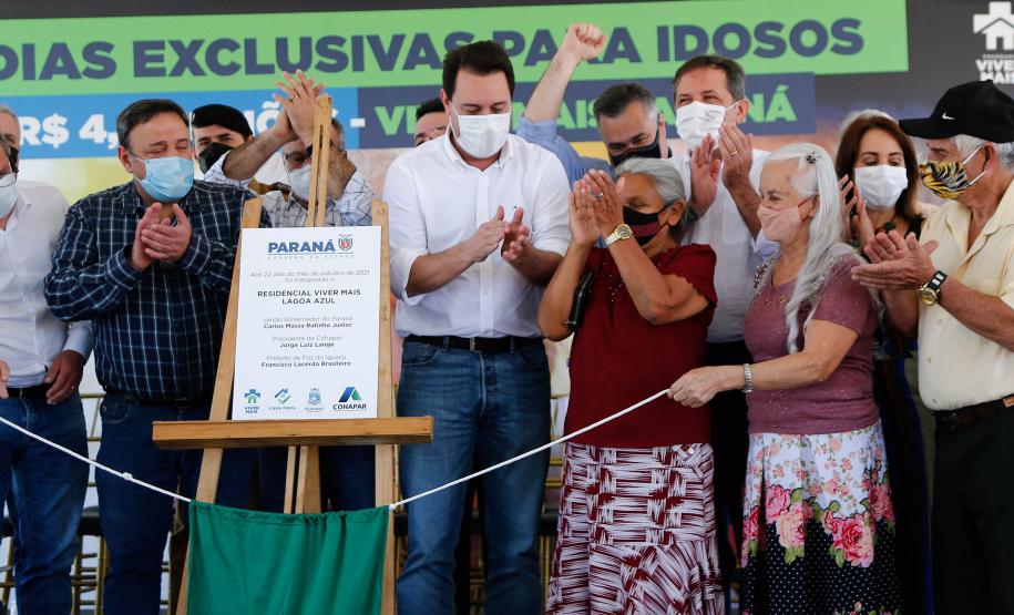 Governador inaugura condomínio para idosos com 40 casas em Foz do Iguaçu