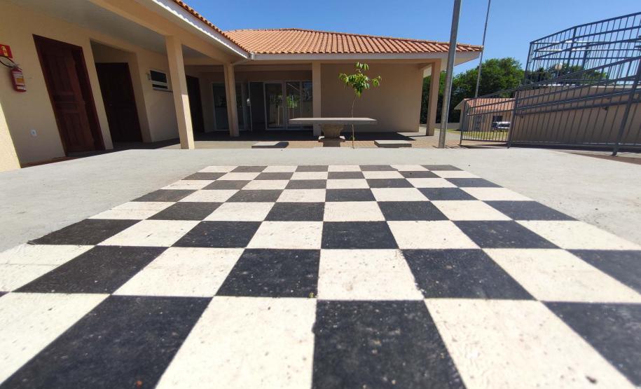 Governador inaugura condomínio para idosos com 40 casas em Foz do Iguaçu