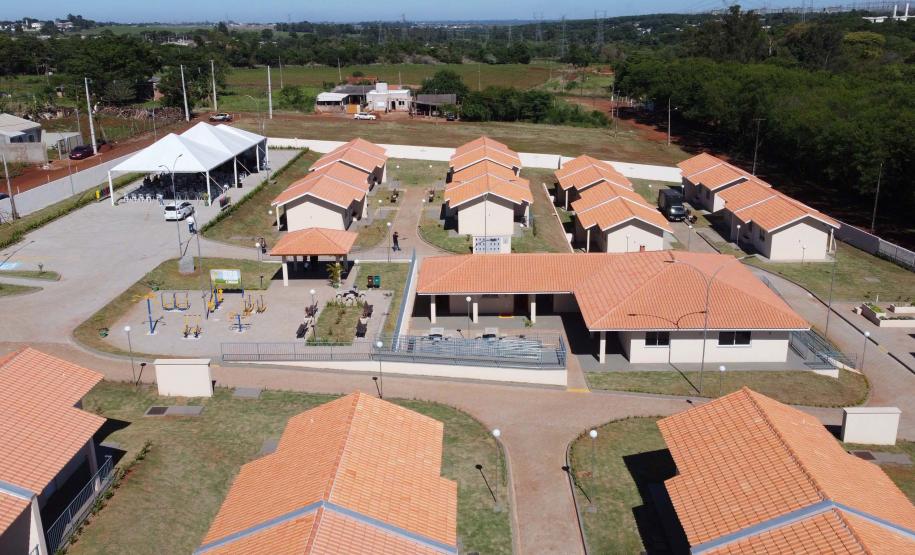 Governador inaugura condomínio para idosos com 40 casas em Foz do Iguaçu