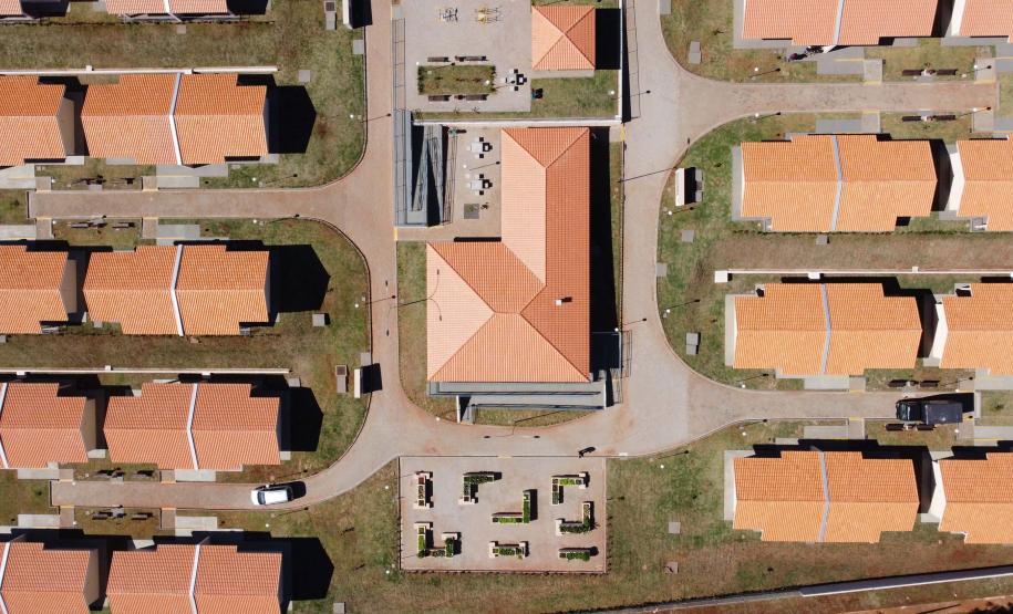 Governador inaugura condomínio para idosos com 40 casas em Foz do Iguaçu