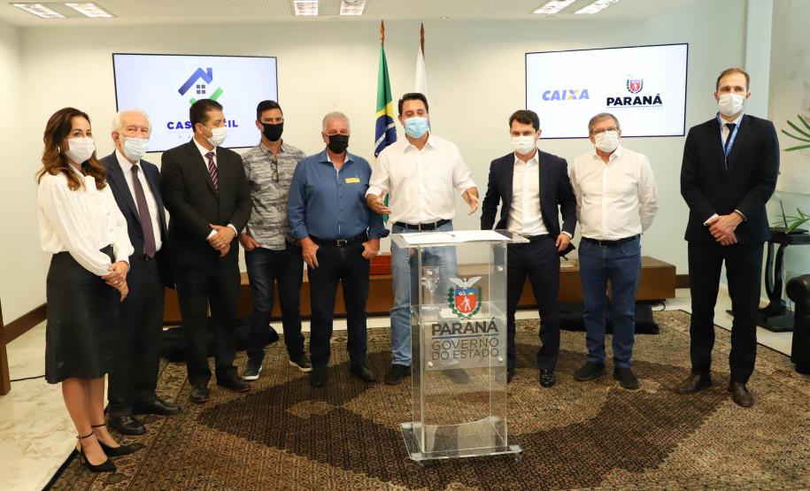 Governador libera recursos para subsidiar entrada da casa de 4.785 famílias paranaenses