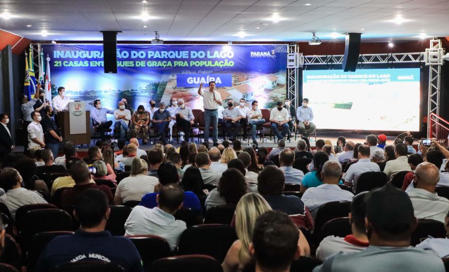 Casas são entregues de graça a 21 famílias de Guaíra