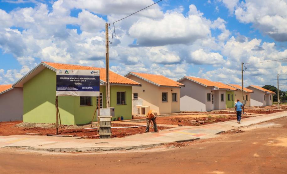 Casas são entregues de graça a 21 famílias de Guaíra