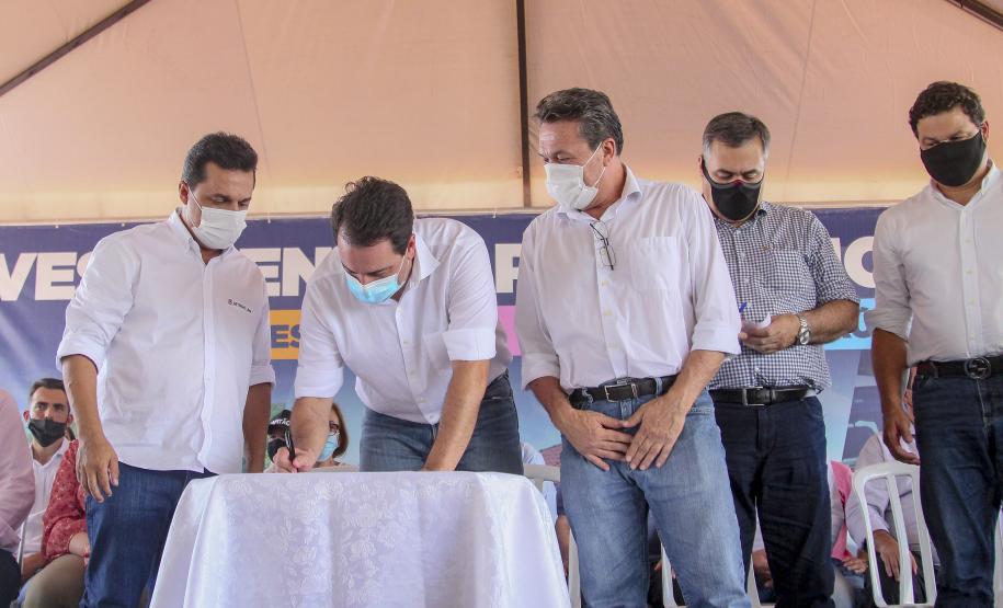 Com documentos em mãos, famílias de Goioerê celebram o Natal com casas regularizadas