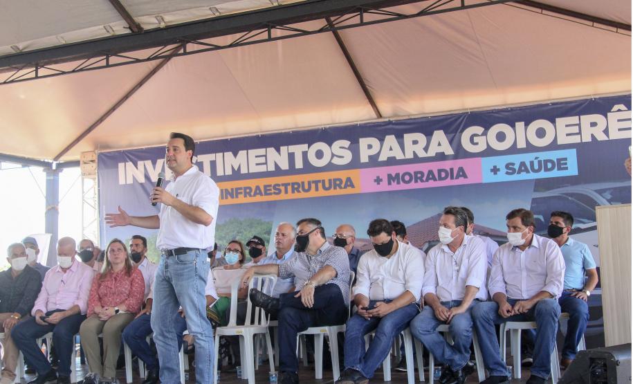 Com documentos em mãos, famílias de Goioerê celebram o Natal com casas regularizadas