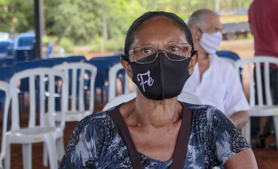 Com documentos em mãos, famílias de Goioerê celebram o Natal com casas regularizadas