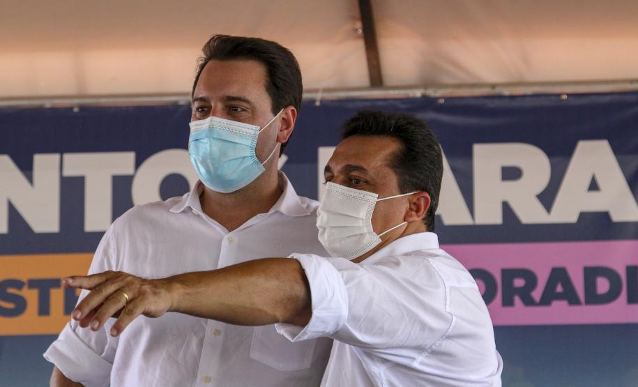 Com documentos em mãos, famílias de Goioerê celebram o Natal com casas regularizadas